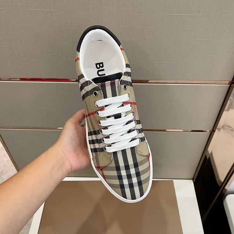 Burberry Shoe 